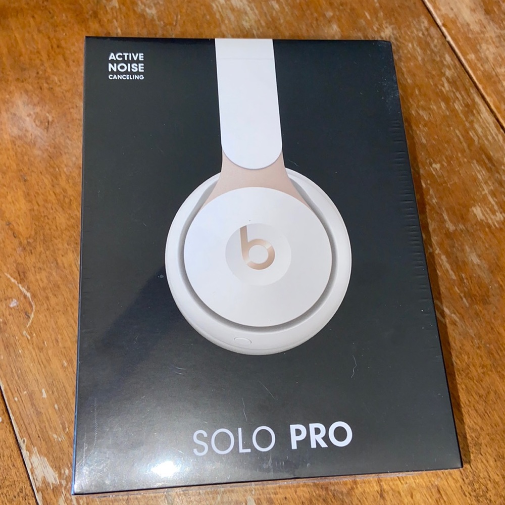 Beats Solo Pro
